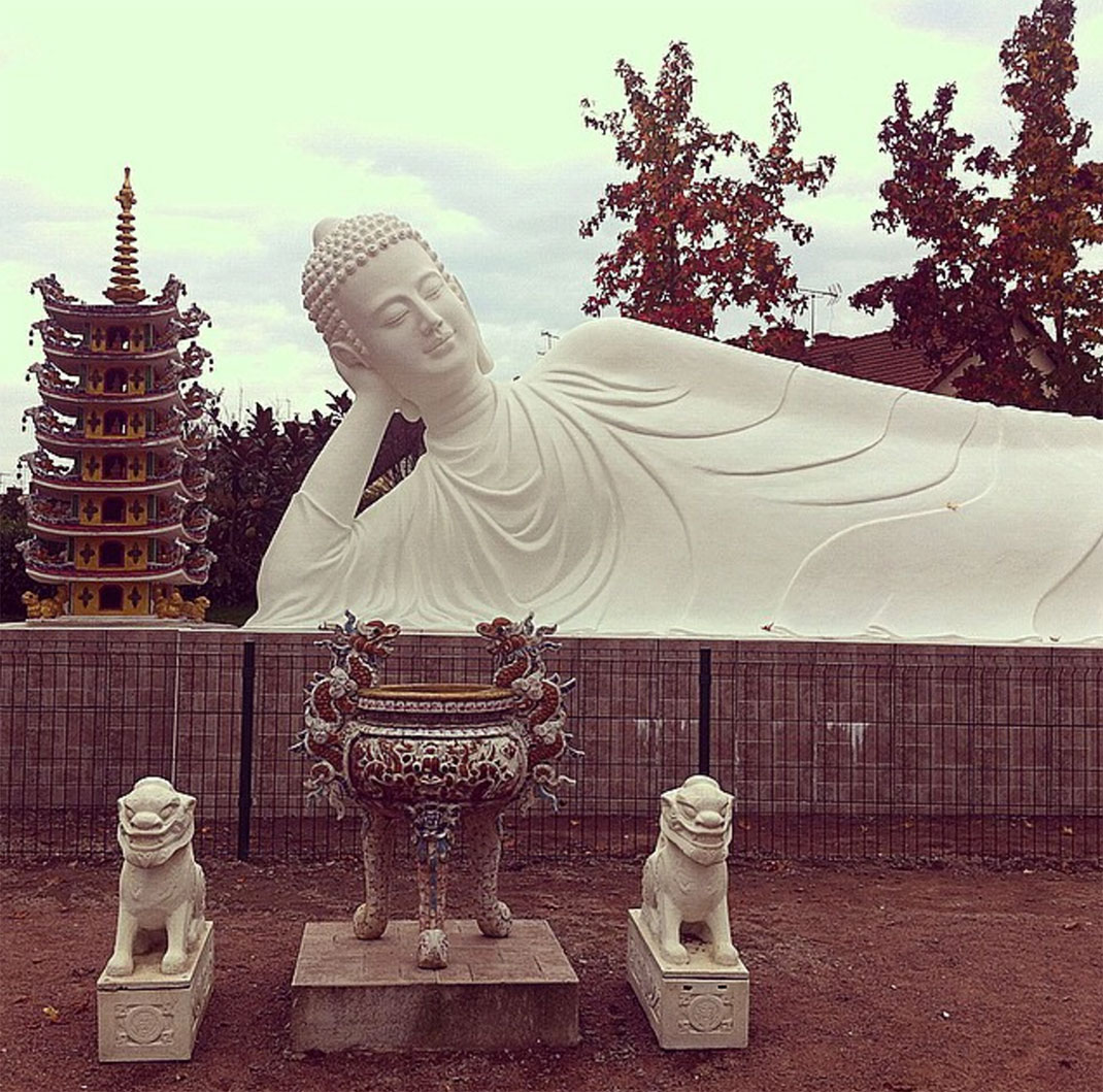 bourg-asiatique-noyant-allier-10