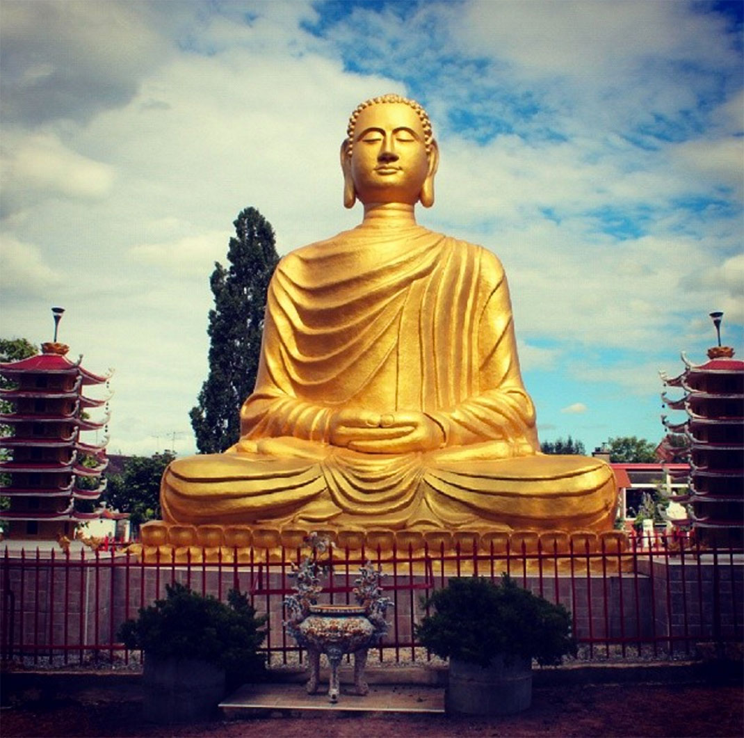 bourg-asiatique-noyant-allier-11