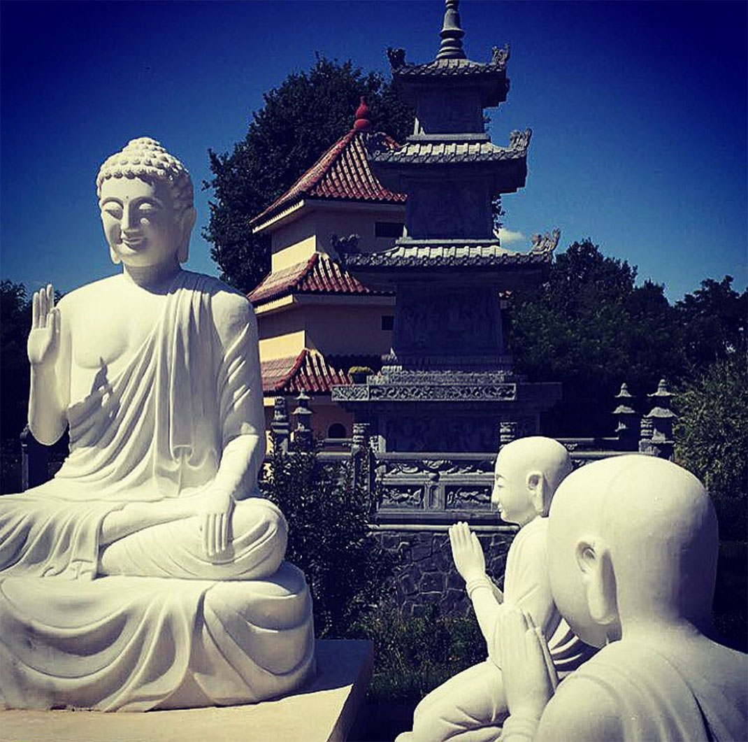 bourg-asiatique-noyant-allier-17