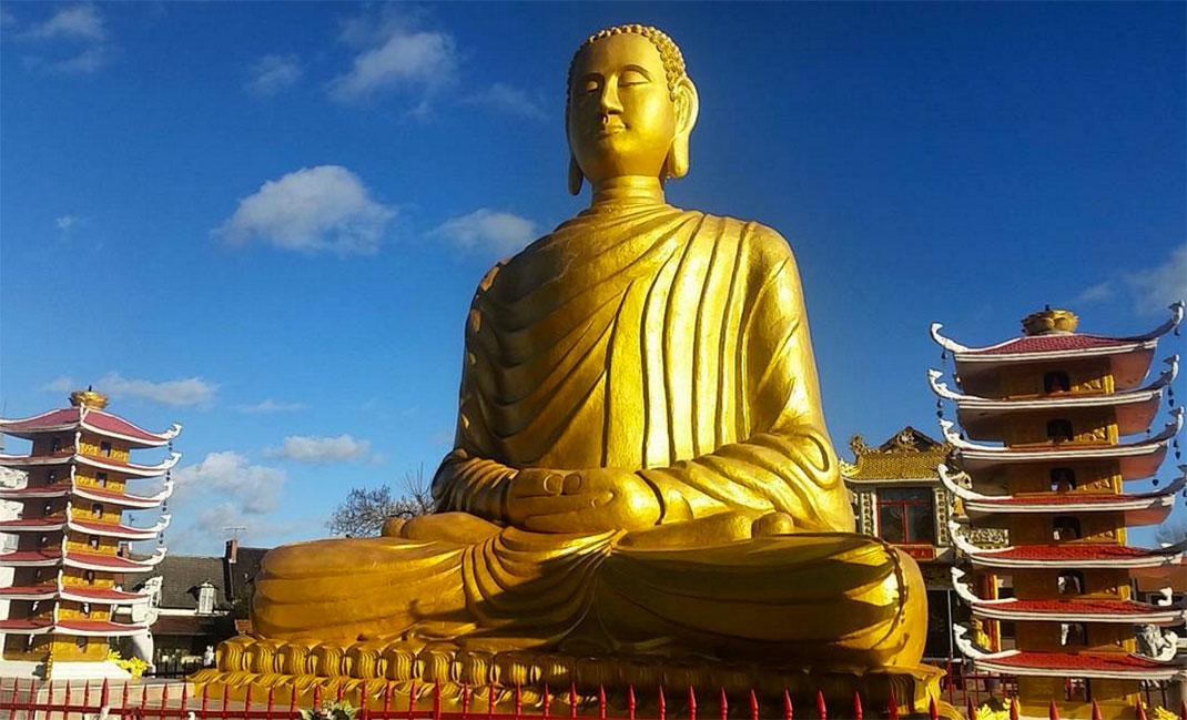 bourg-asiatique-noyant-allier-21