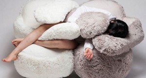 canape-bras-calins-une