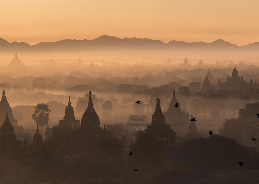 Lever du soleil sur Bagan de Michael Kovler, Myanmar 
