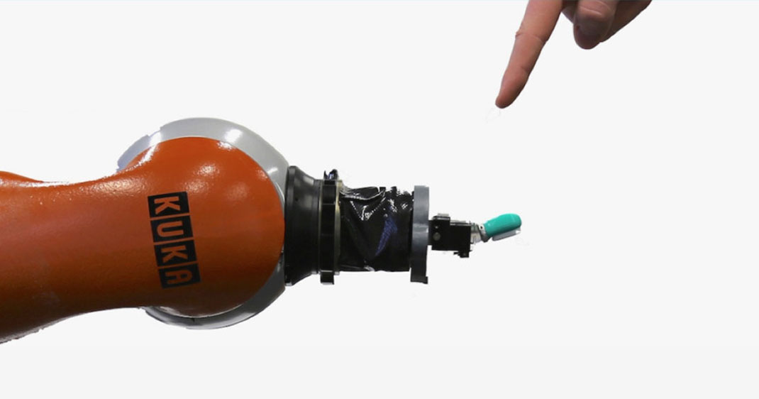 UNE-robot-ressentir-douleur