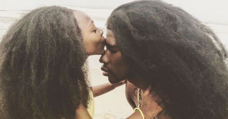 Une_pere-fille-coiffure-2