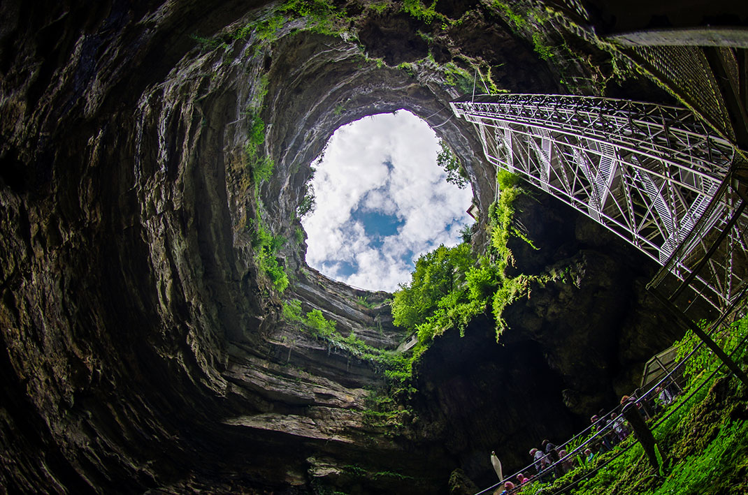 La grotte de Padirac dans le Lot via Shutterstock