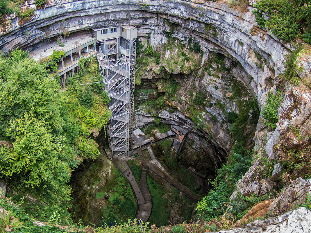 La grotte de Padirac dans le Lot via Shutterstock