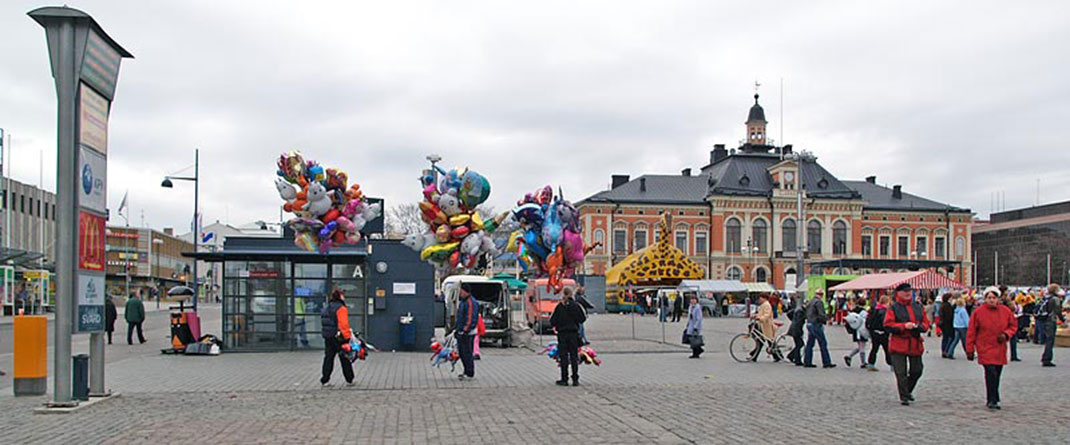 La place du marché de Kuopio by J_Makk