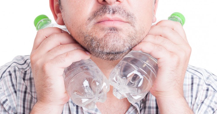 une-homme-bouteilles