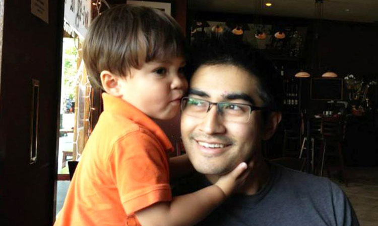 un-papa-plein-dhumour-transforme-le-quotidien-de-son-petit-garcon-en-veritable-film-daction